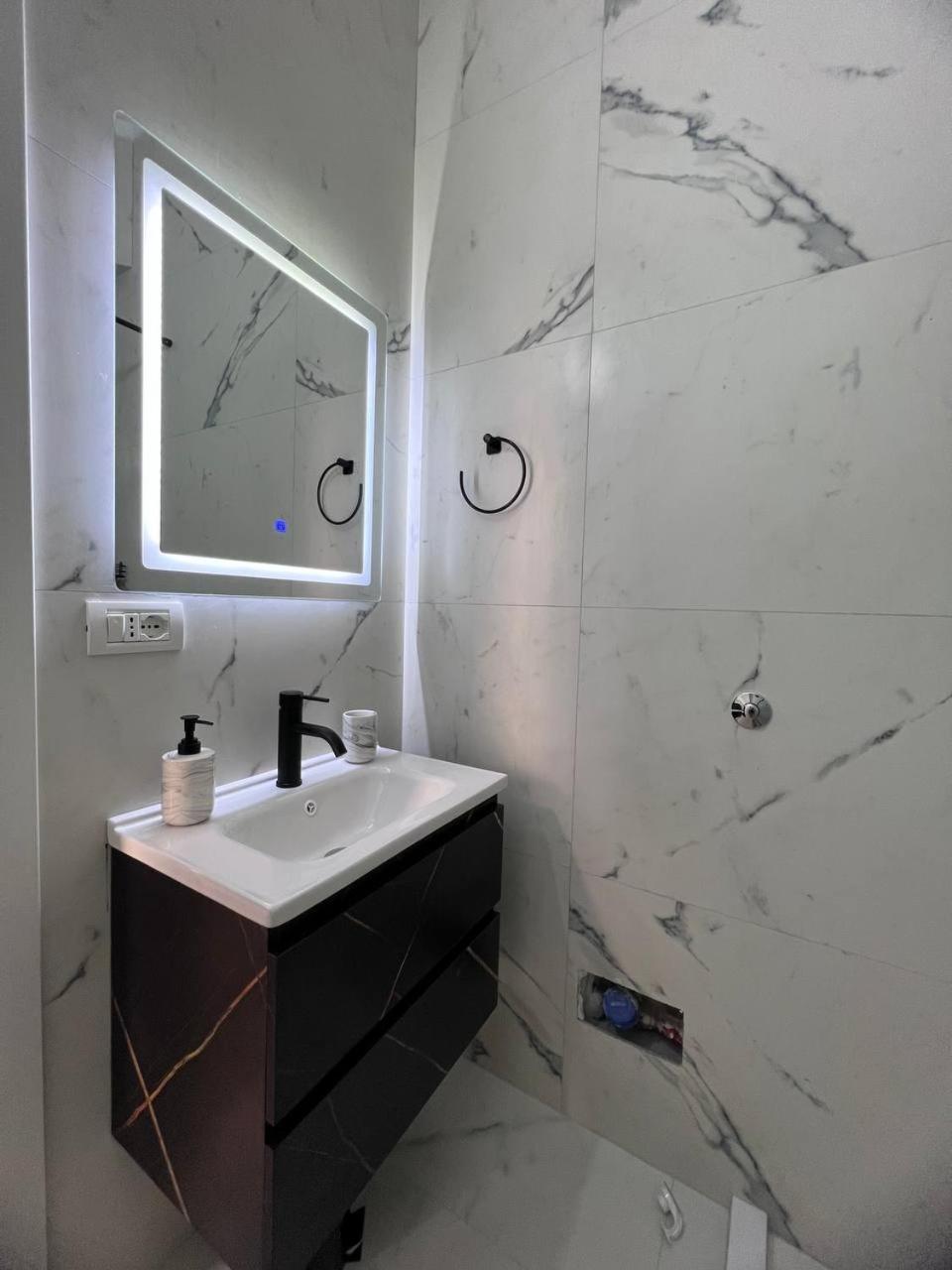 Cactus Apartments Дуррес Екстер'єр фото